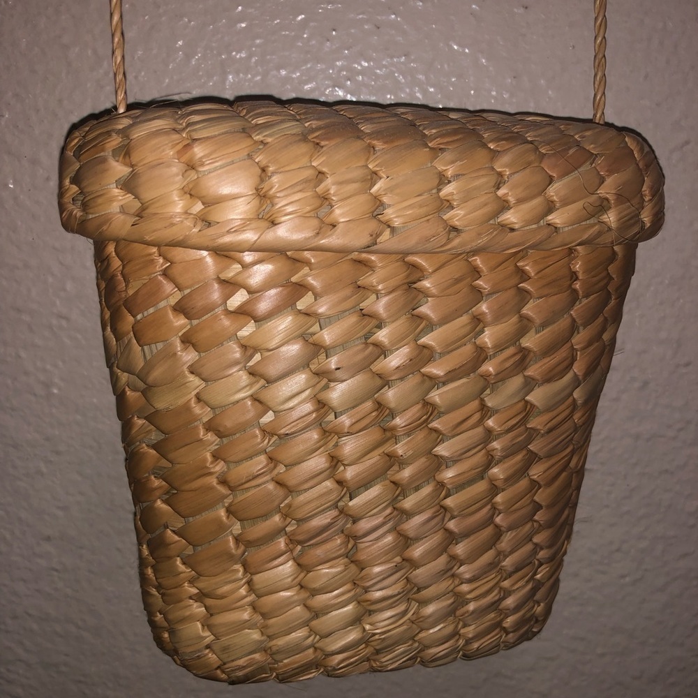 Vintage bohemian mini wicker basket mini bag. - Picture 4 of 6